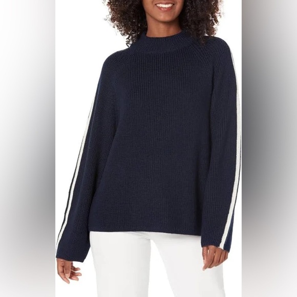 VELVET by Graham & Spencer Women's Teagan Engineered Stitches Sweater - Picture 9 of 11